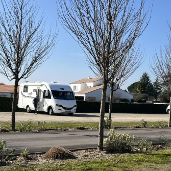 Aire de services pour camping-cars à Chauray