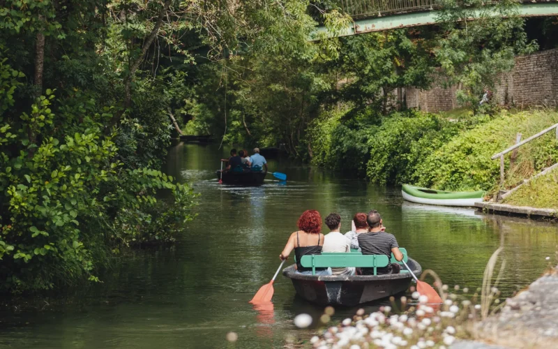 balade-en-barque-au-fil-de-leau-niort-marais-poitevin