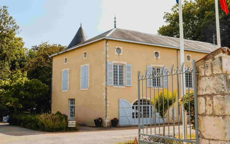 mairie-saint-symphorien-niort-marais-poitevin