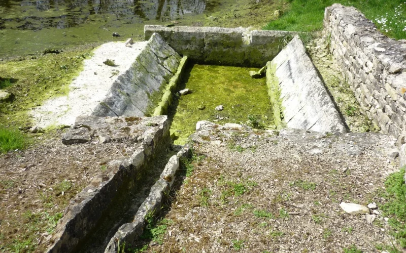 lavoir-saint-romans-des-champs-niort-marais-poitevin